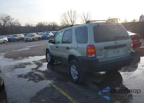 2004 Ford Escape Xlt from USA, damaged, VIN 1FMYU03104KA29354